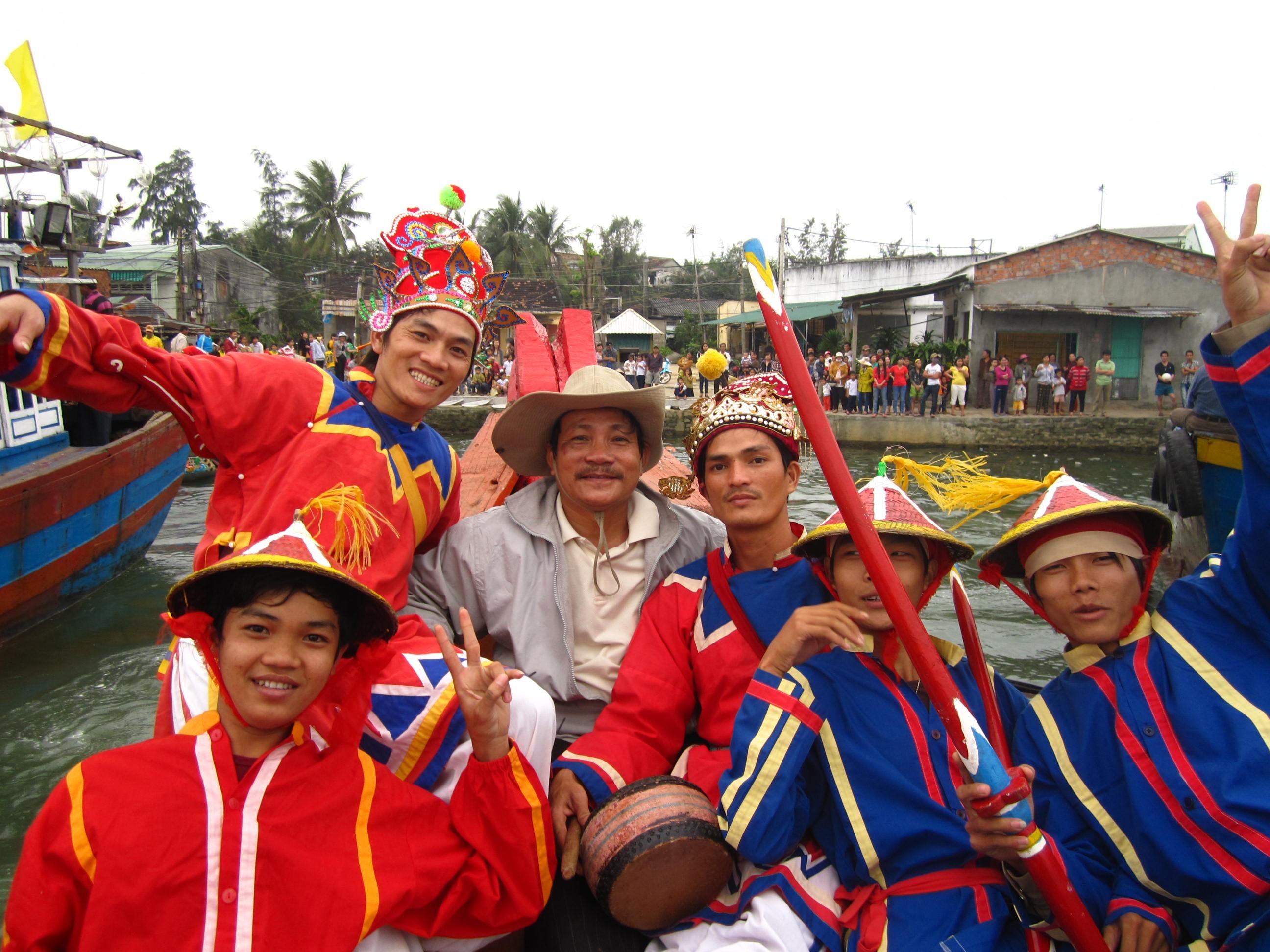 h4-tac-gia-bai-viet-trong-mot-lan-du-le-hoi-nghinh-ong-1622770774-1630737324.jpg