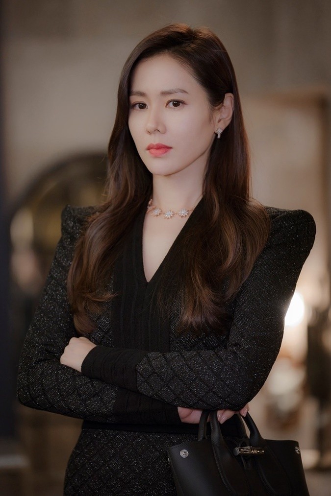 thoi-trang-son-ye-jin-va-jeon-mi-doson-ye-jin-tham-gia-phim-moi-cua-dai-jtbc-043-1646022724.jpg