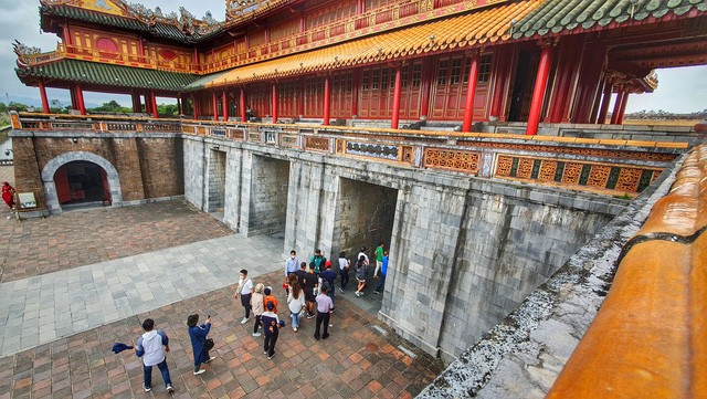 du-khach-den-hue-2-16473389567201497248723-1647342258.jpg