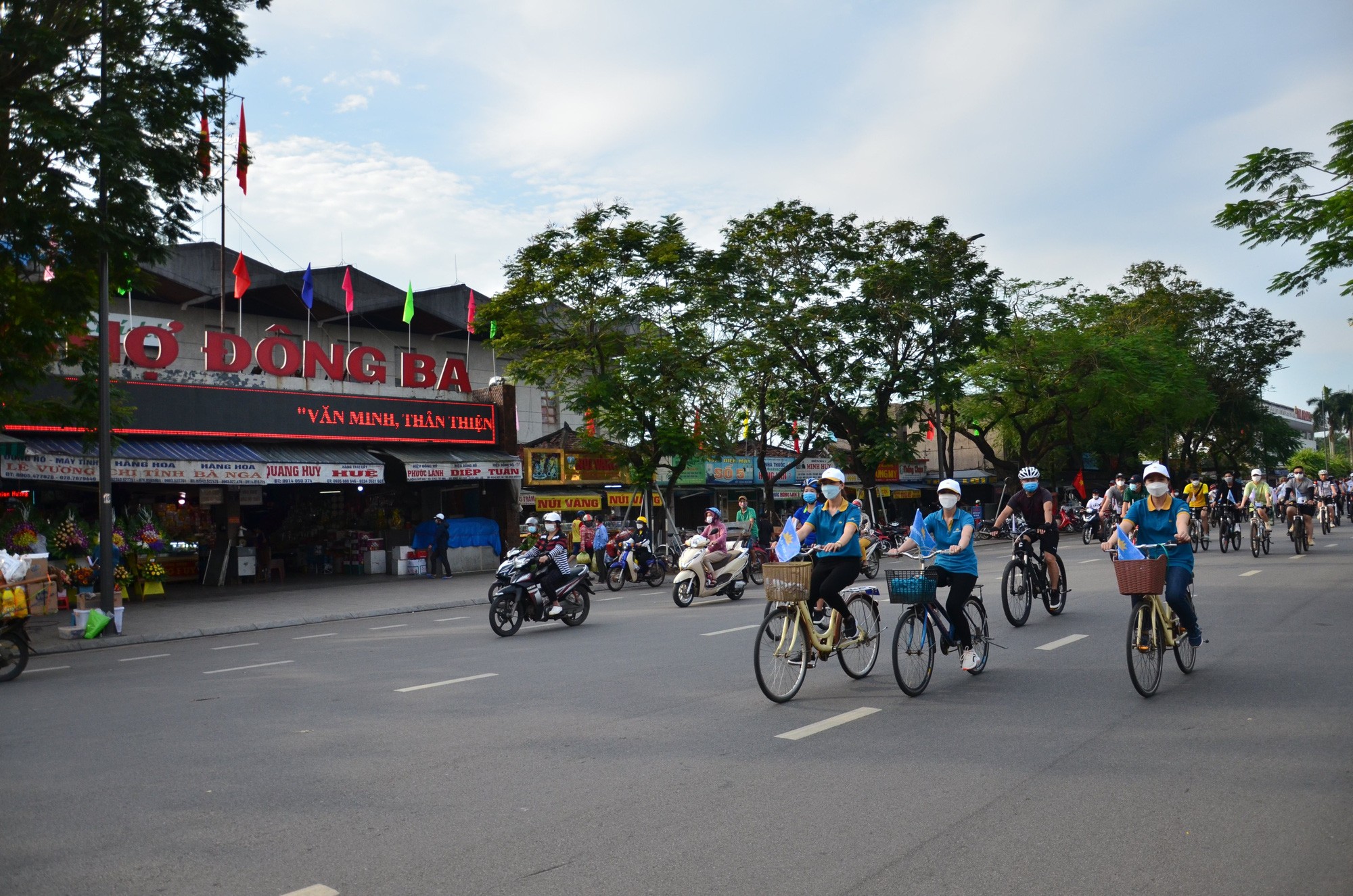 dap-xe-vi-du-lich-va-moi-truong-703-1648299157.jpg