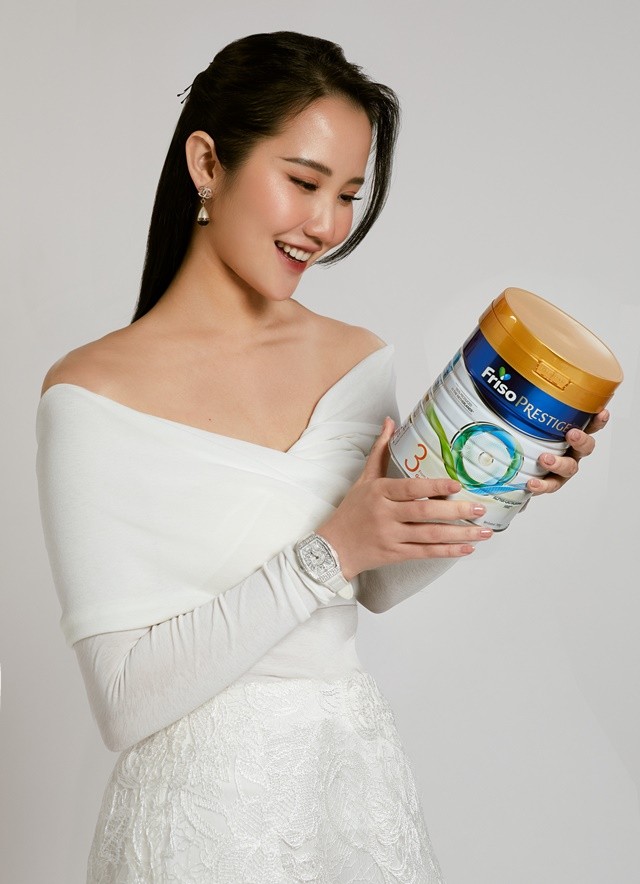 primmy-truong-salim-cung-loat-hotmom-hoi-ngo-nhan-hang-friso-ra-mat-san-pham-tgnguoinoitieng-01-1665637178.jpg