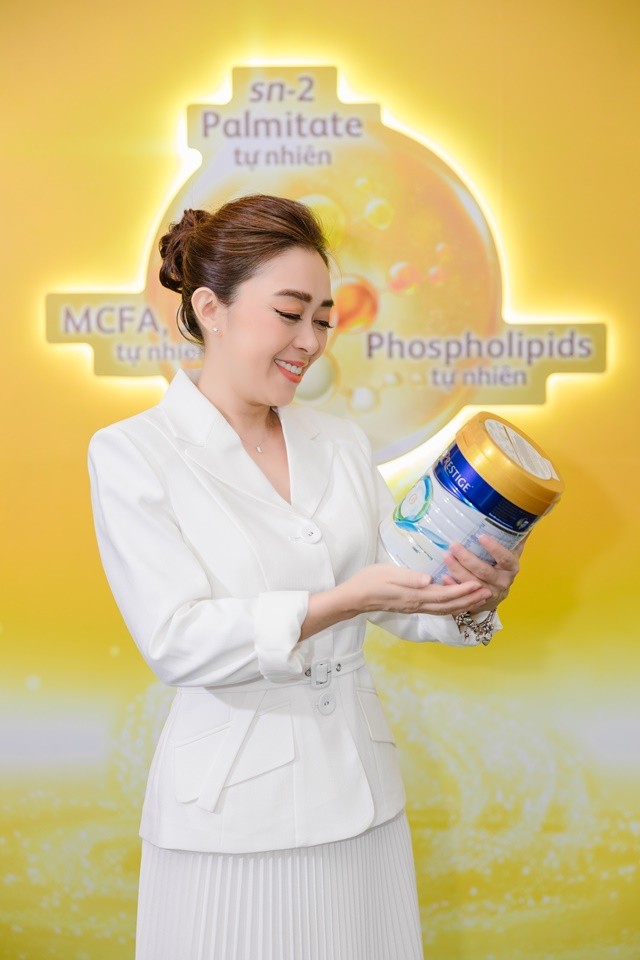 primmy-truong-salim-cung-loat-hotmom-hoi-ngo-nhan-hang-friso-ra-mat-san-pham-tgnguoinoitieng-5-1665637312.jpg