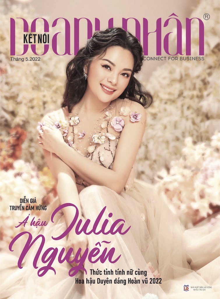 julia-ms-charm-2-1665902272.jpg