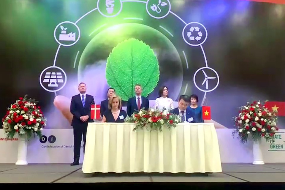 mou-with-orsted-2-1667462632-1667528530.jpg