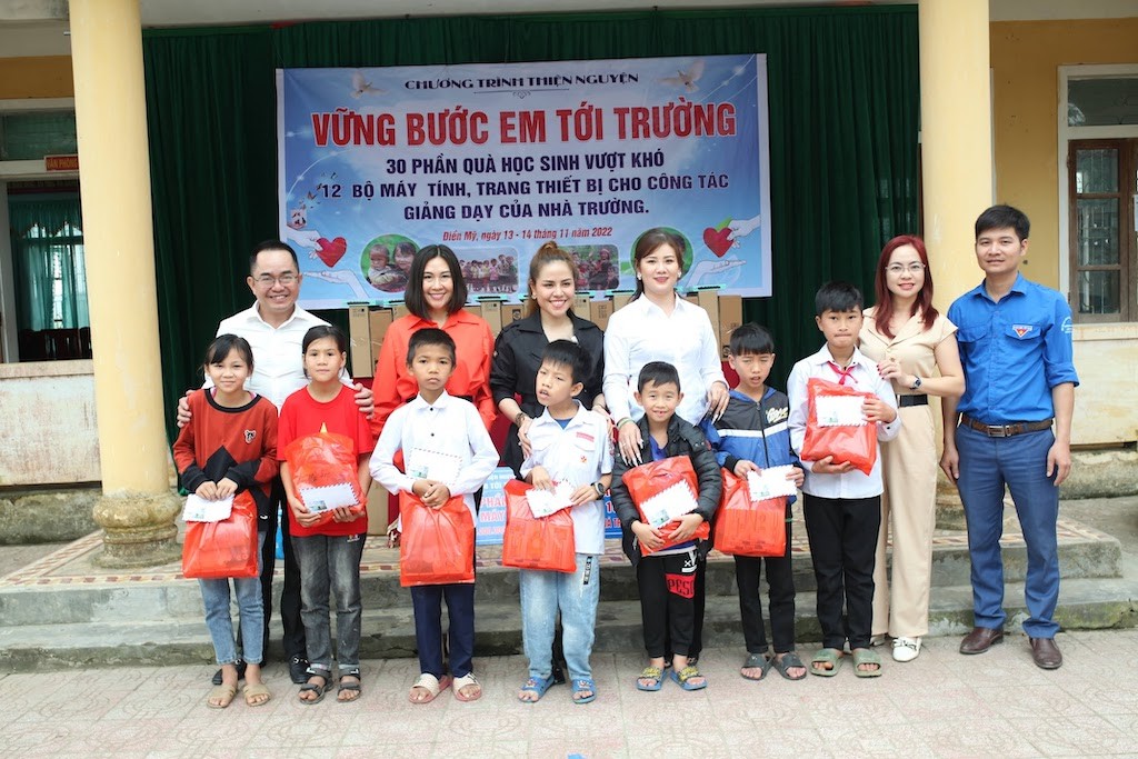 hoa-hau-doanh-nhan-toan-nang-chau-a-tu-thien-dien-my-9-1668417565.jpeg