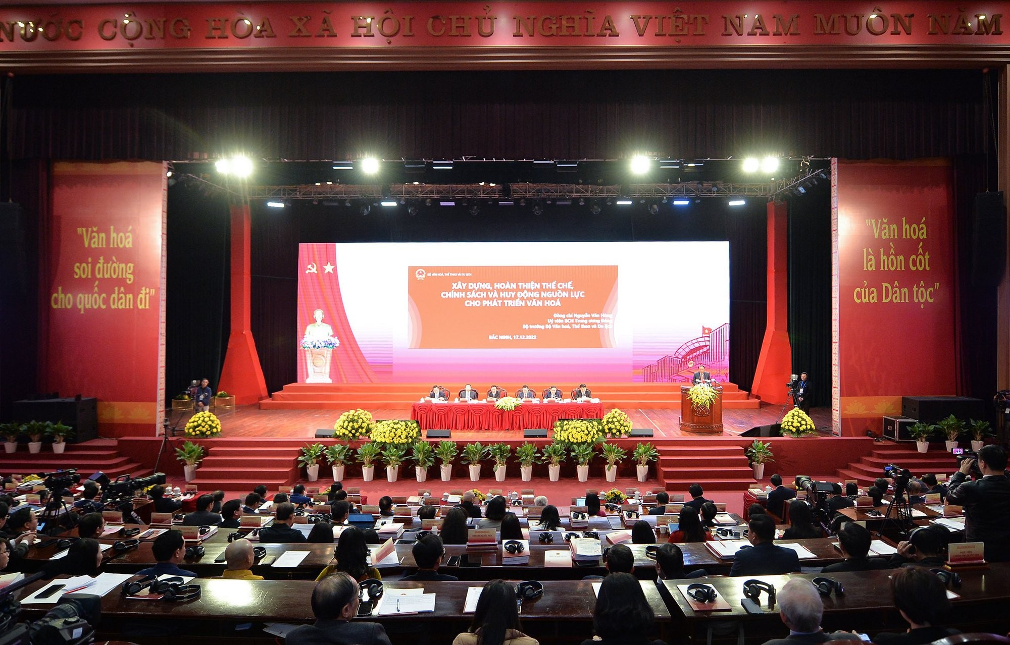 bo-truong-toan-canh-1671270-1671360967.jpg