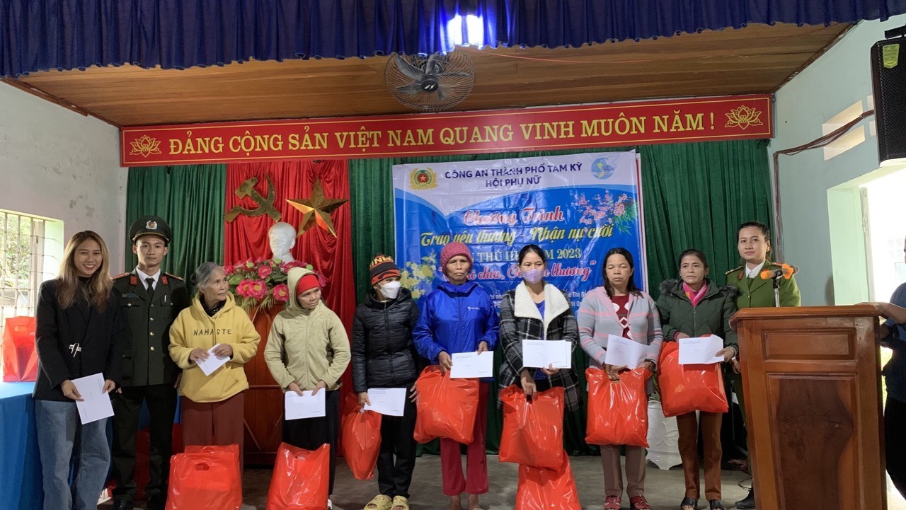 trao-yeu-thuong-1-1673188551-1673226759.jpg