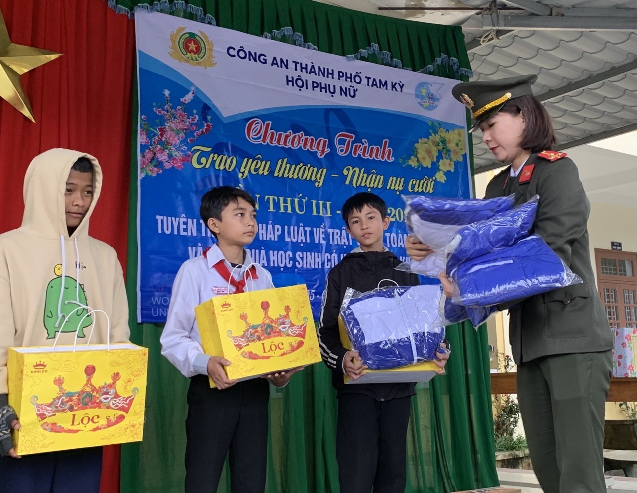 trao-yeu-thuong-5-1673186117-1673226858.jpg