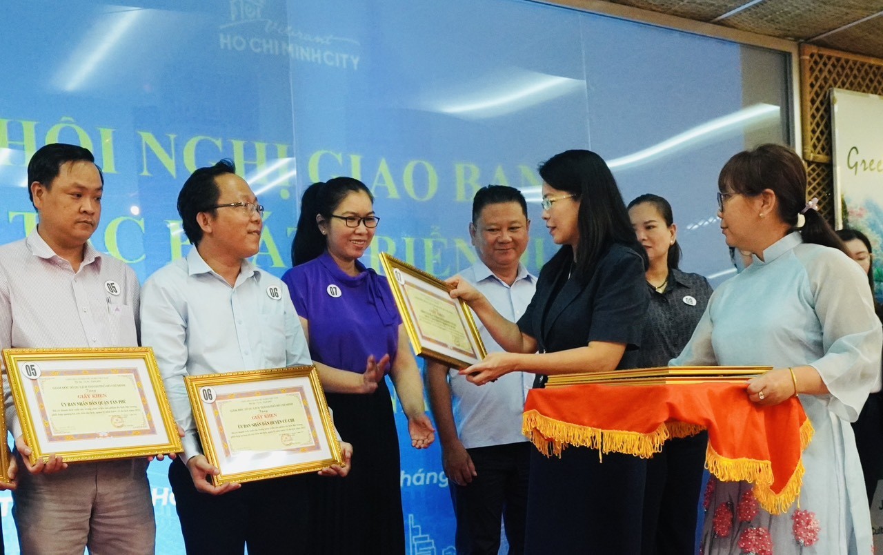 khenthuong-1689236479249-16892364793791284013092-1689299117.jpg