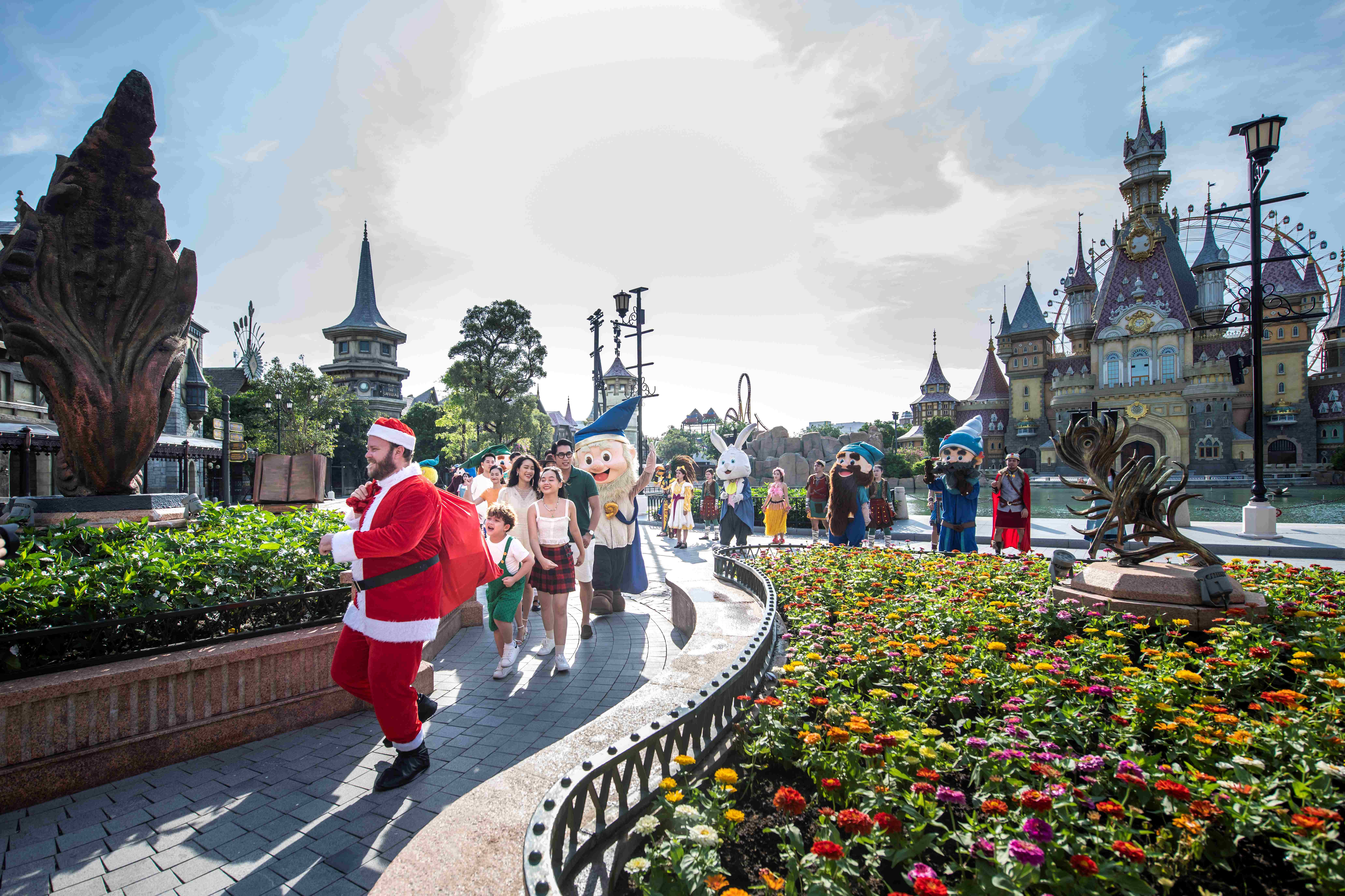 hinh-2-dieu-hanh-wake-up-santa-vinwonders-1702888867.jpg