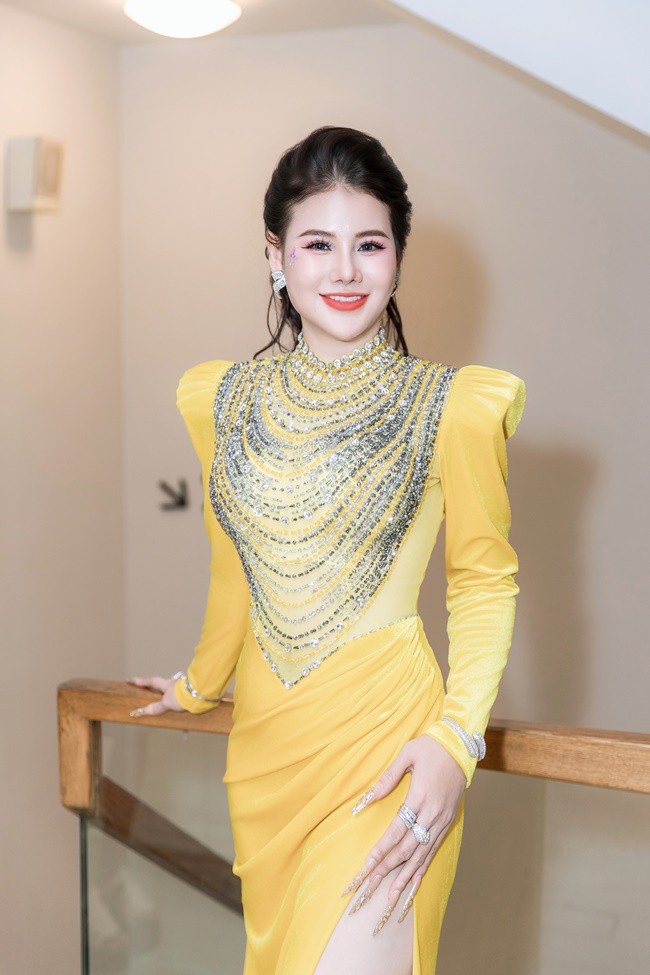 bong-hong-quyen-luc-nguyen-phuong-trieu-1746782979.jpg