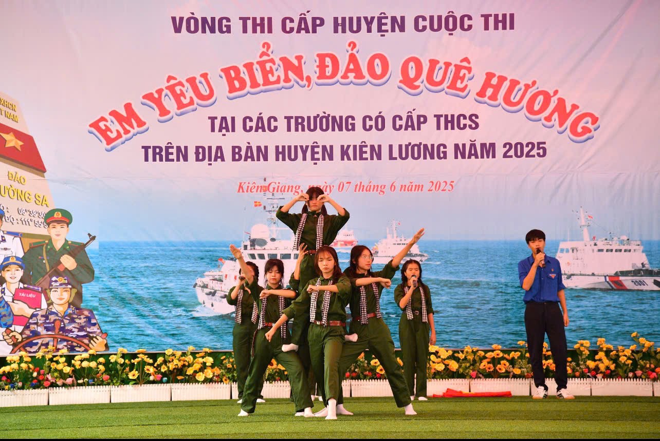 10-1749287425.jpg