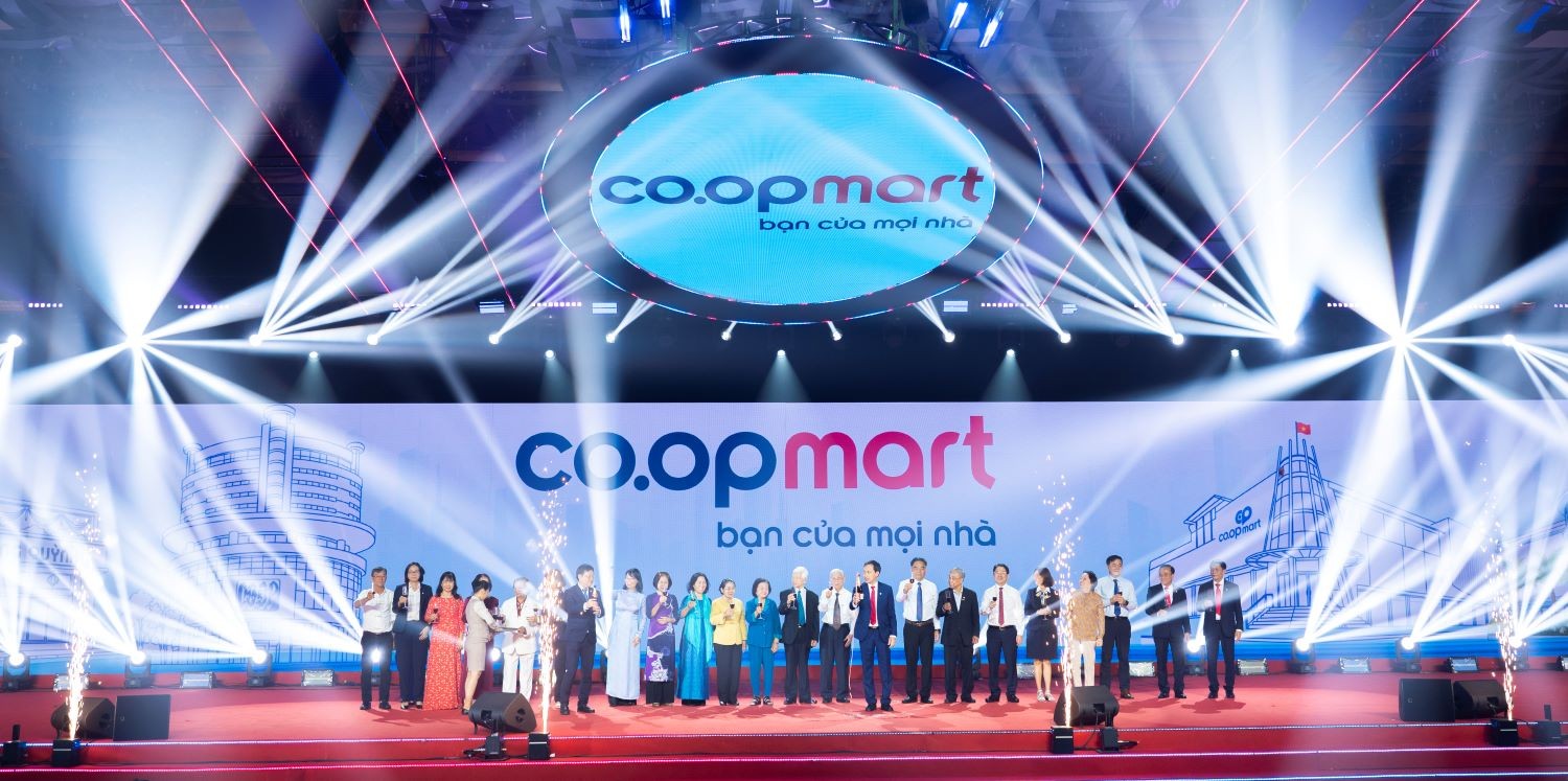 cac-dong-chi-nguyen-lanh-dao-dang-nha-nuoc-tphcm-qua-cac-thoi-ky-cung-lanh-dao-saigon-coop-chuc-mung-ky-niem-30-nam-thanh-lap-thuong-hieu-coopmart-1784013697.jpg