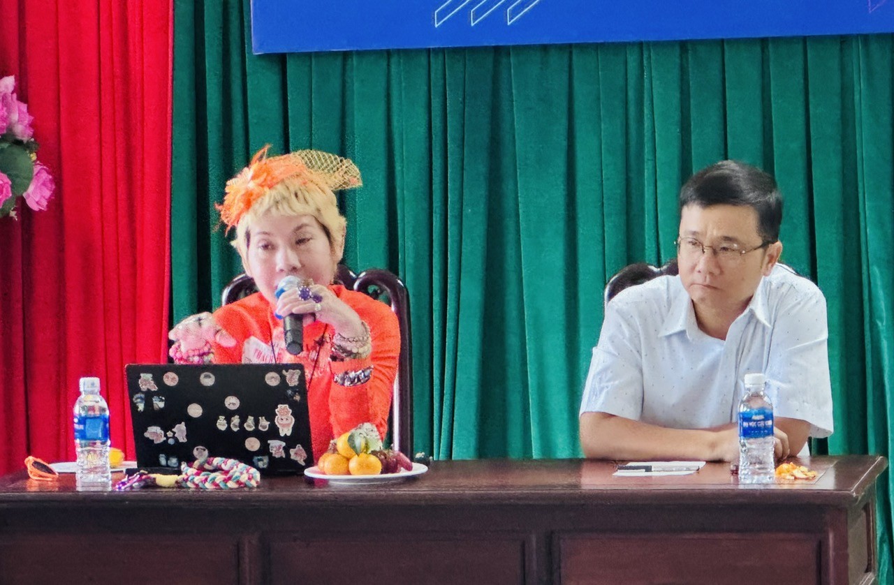 nha-phe-binh-ha-thanh-van-va-nha-tho-le-thieu-nhon-chu-toa-toa-dam-1792714892.jpg