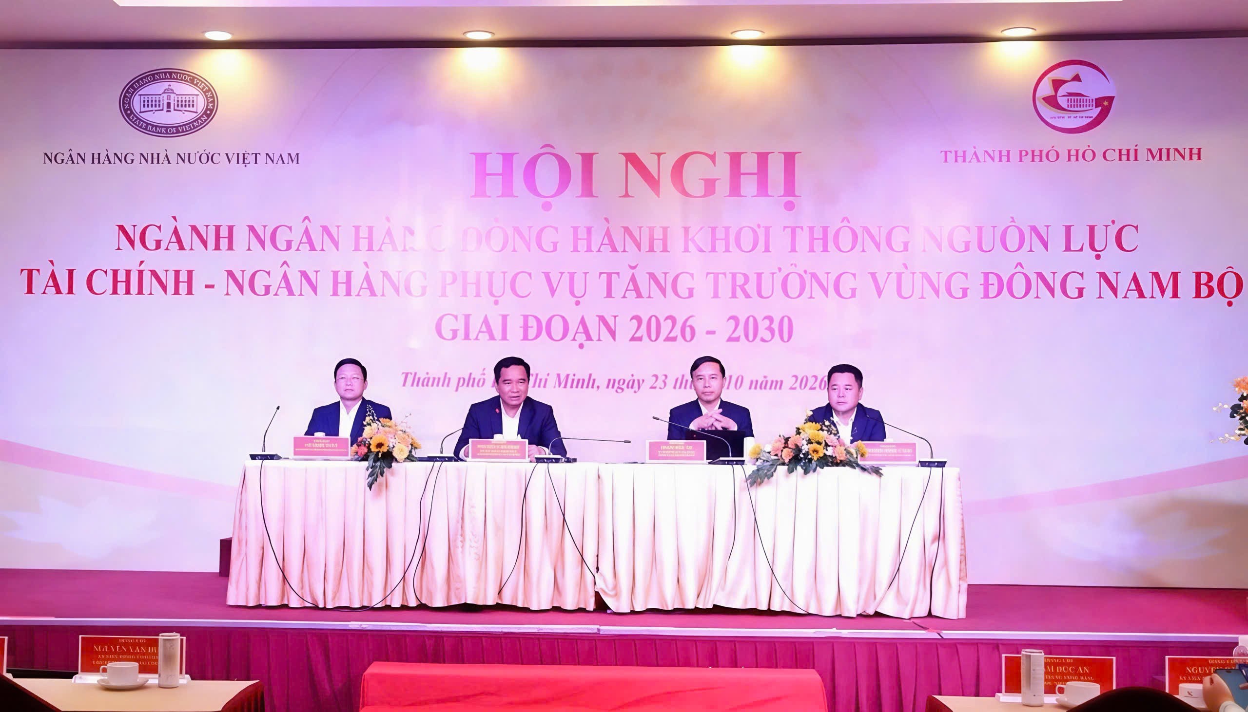 nganhang-1-1792828624.jpg