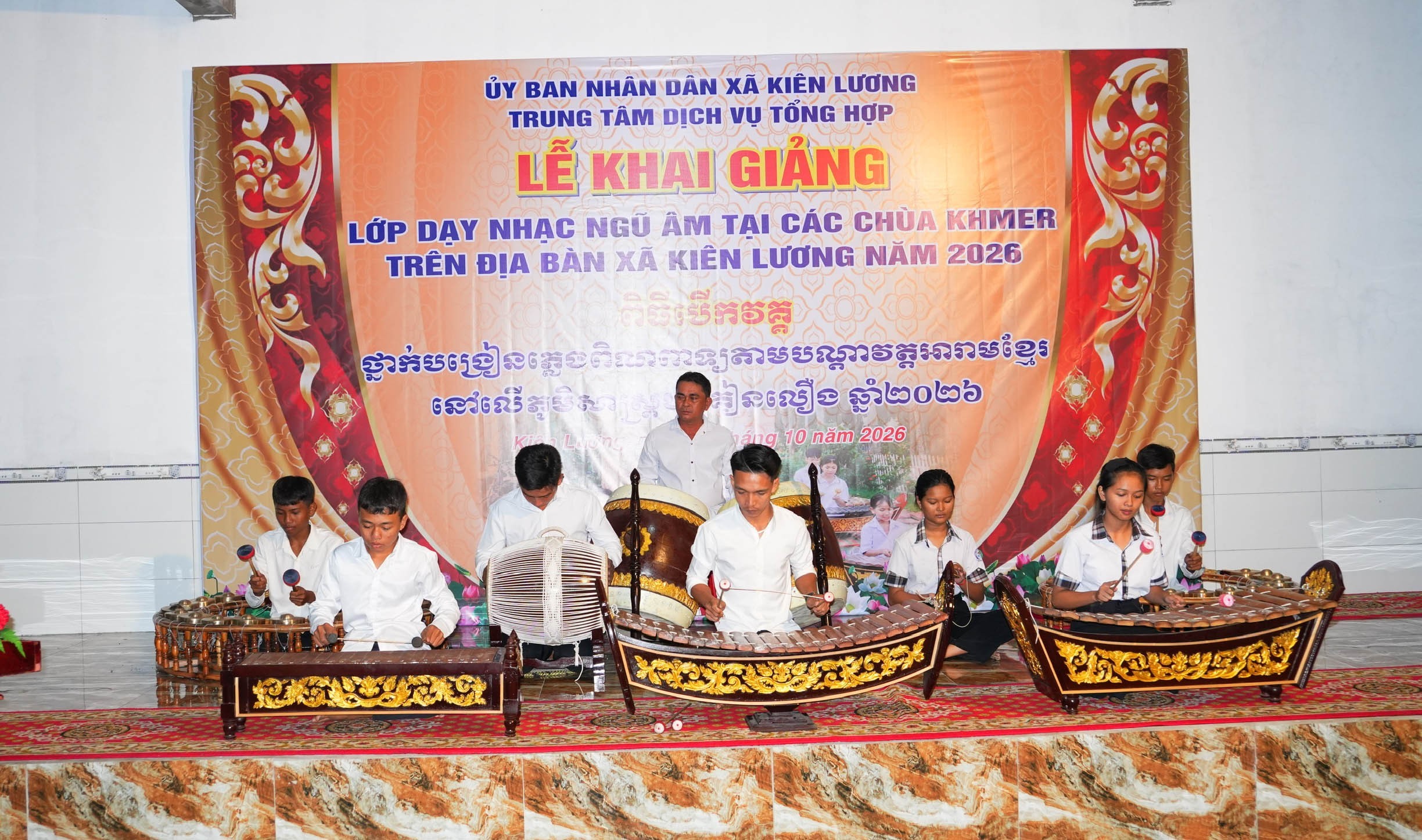 1kien-luong-khai-giang-2-lop-day-nhac-ngu-am-tai-chua-ba-trai-ba-chua-hon-chong-1793284080-1793434048.jpg