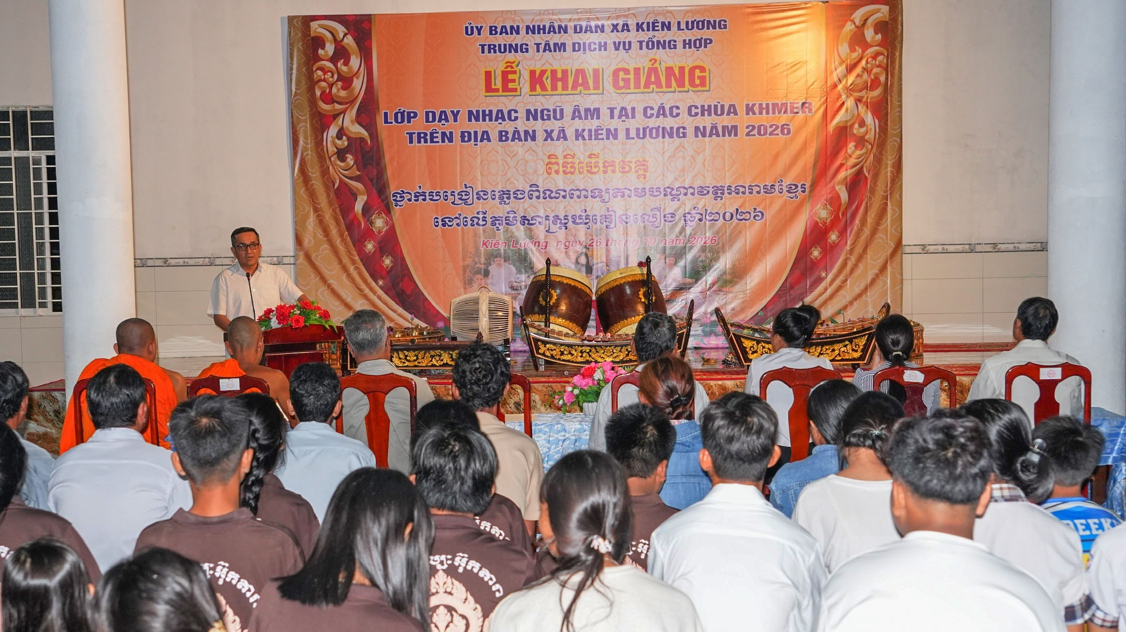 2kien-luong-khai-giang-2-lop-day-nhac-ngu-am-tai-chua-ba-trai-ba-chua-hon-chong-1793284021-1793434018.jpg