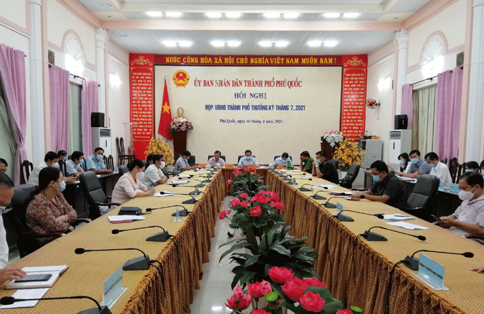 1-kien-giang-chan-chinh-vie-1629387977.gif