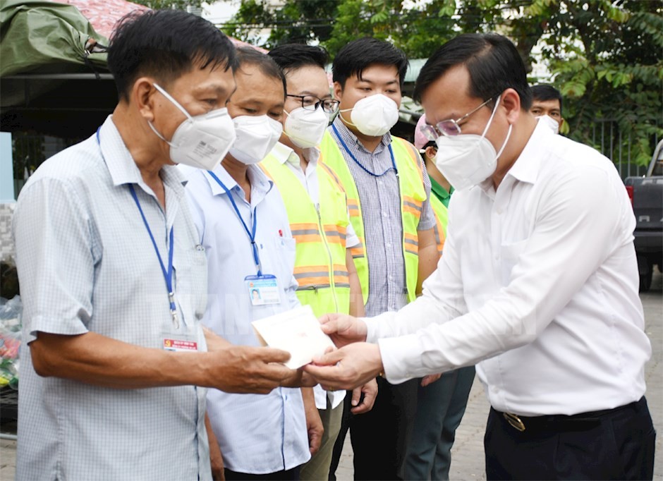 02-09-2021-tham-hoi-dong-vien-can-bo-cong-chuc-nguoi-lao-dong-luc-luong-tham-gia-phong-chon-968b9ebc-details-1630639516.jpg