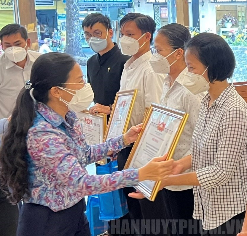 02-11-2021-don-va-tri-an-cac-tinh-nguyen-vien-ton-giao-tham-gia-phong-chong-dich-a842de79-details-1635927384.jpg