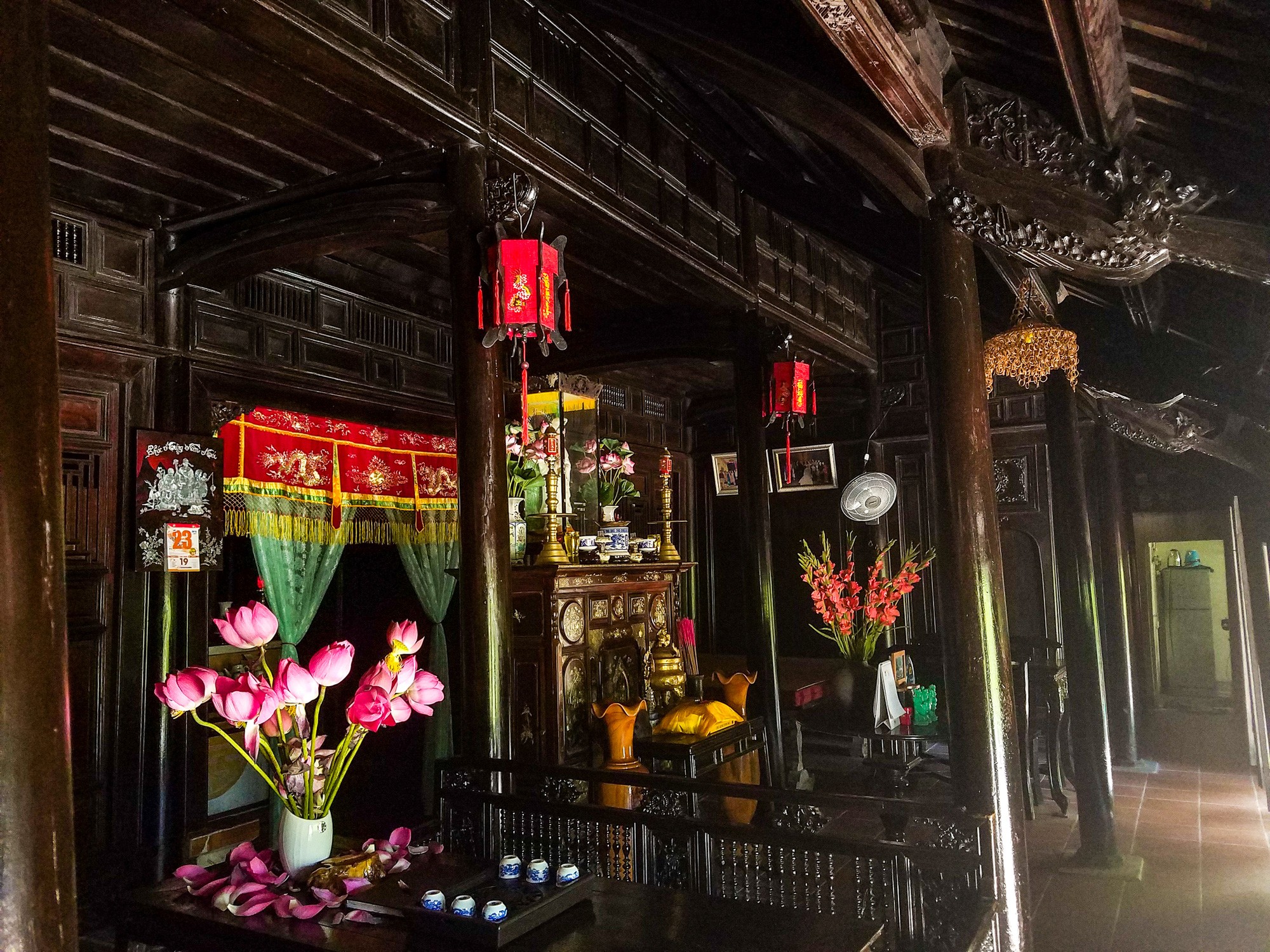 nha-ruong-hue-16360956288641638058875-1636101172576-1636101172682820734870-1636254101.jpg