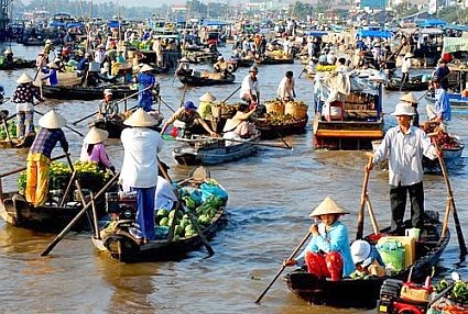 tiemnangdulichtaidongbangsongcuulong-1639706900.jpg