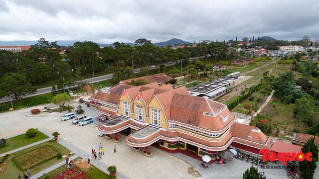 ngam-nha-ga-co-doc-nhat-dong-duong2-15429428503891506360048-1643129826838279802125-1643872662184-16438726648871333876972-1644116541.jpg