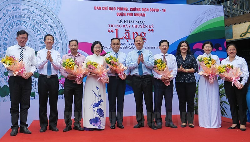 29-05-2022-trien-lam-chuyen-de-lang-ve-cuoc-chien-chong-dich-covid19-mot-nam-nhin-lai-bdc9d538-details-1653901189.jpg