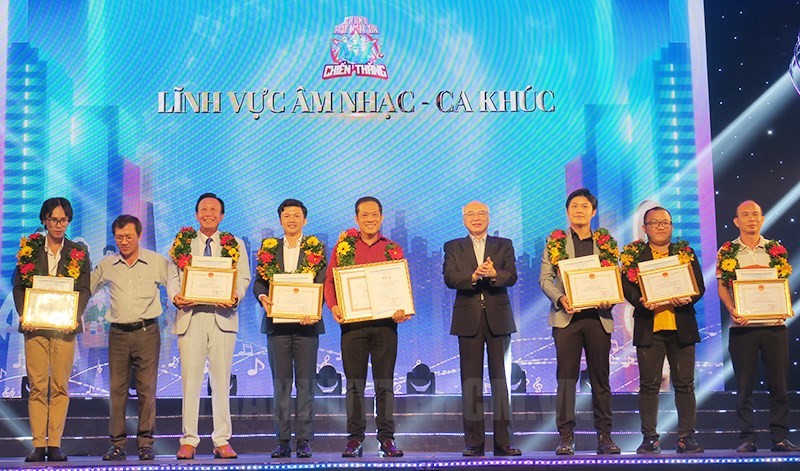 cac-tac-pham-van-hoc-nghe-34c37b1f-1657636453.jpg