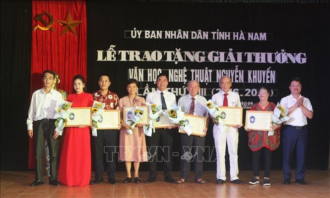 van-hoc-120722-1-1657635977.jpg