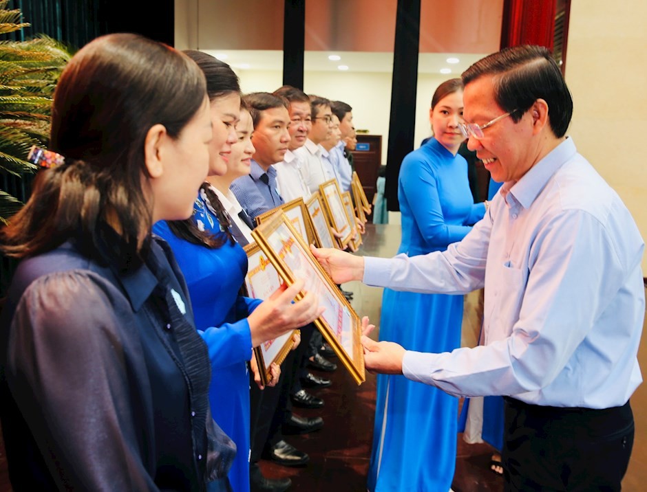 phcm-phan-dau-khong-1657869124.jpg