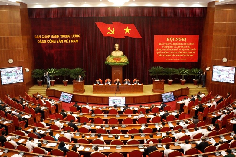 bo-chinh-tri-to-chuc-hoi-nghi-quan-triet-trien-khai-nghi-quyet-phat-trien-vung-dong-nam-bo-12353-1666592638.jpg