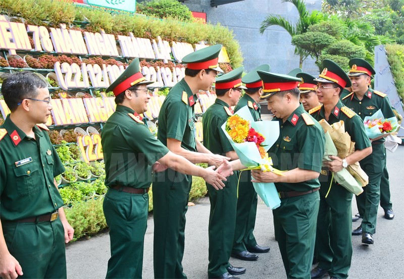 25-10-2022-benh-vien-quan-y-175-cu-y-bac-si-len-duong-thuc-hien-nhiem-vu-tai-benh-xa-dao-truong-sa-e890c595-details-1666686046.jpg