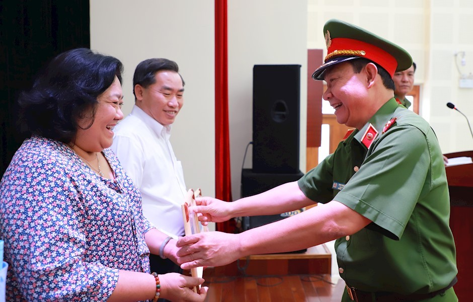 08-03-2023-quan-4-tap-trung-cong-tac-dau-tranh-chuyen-hoa-dia-ban-phuc-tap-ve-an-ninh-trat-tu-459fc860-details-1678341549.jpg