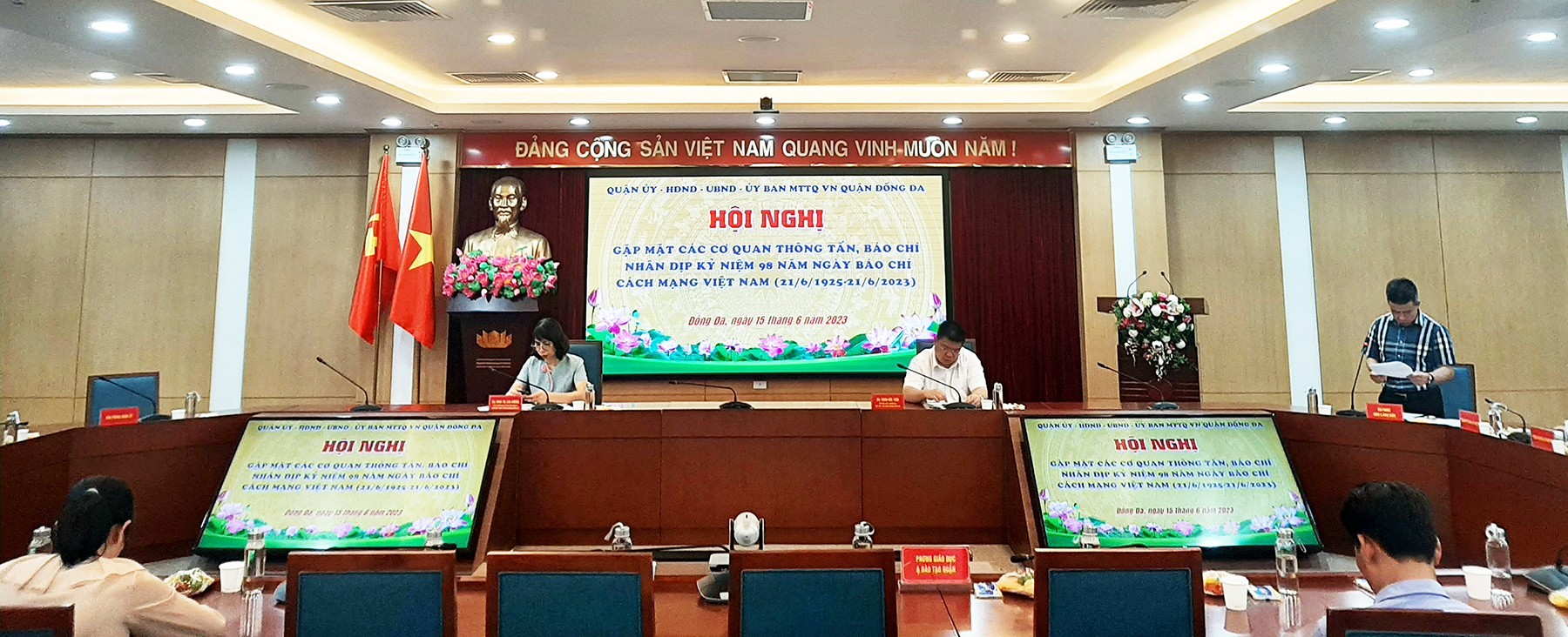 quang-canh-hoi-nghi-1686929876-1686964671.jpg
