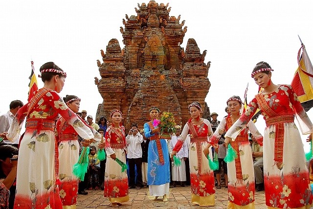 le-hoi-kate-cua-nguoi-cham-ninh-thuan-1-1697419031.jpg