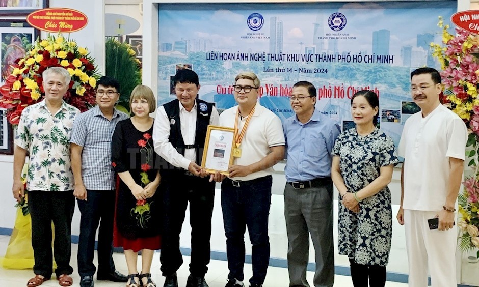 20-07-2024-giai-thuong-lien-hoan-anh-nghe-thuat-khu-vuc-tphcm-nhan-hon-780-tac-pham-ve-chu-de-net-dep-tphcm-c5fc6cf0-details-1721528127.jpg