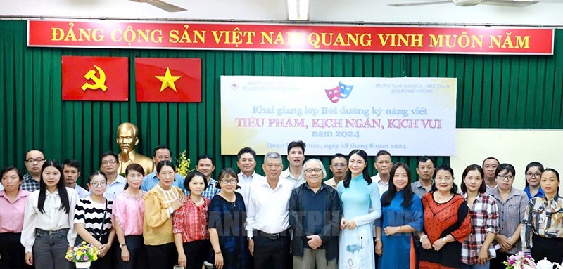 28-08-2024-130-hoc-vien-tham-gia-lop-boi-duong-ky-nang-viet-tieu-pham-kich-ngan-kich-vui-nam-2024-d6fa77f4-details-1724855044.jpg