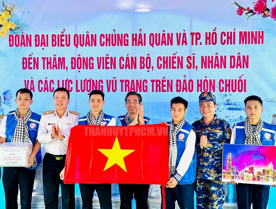 12-11-2024-can-bo-chien-si-nhan-dan-va-cac-luc-luong-tren-dao-hon-chuoi-luon-la-phao-dai-vung-chac-585b9e1f-details-1731404189.jpg