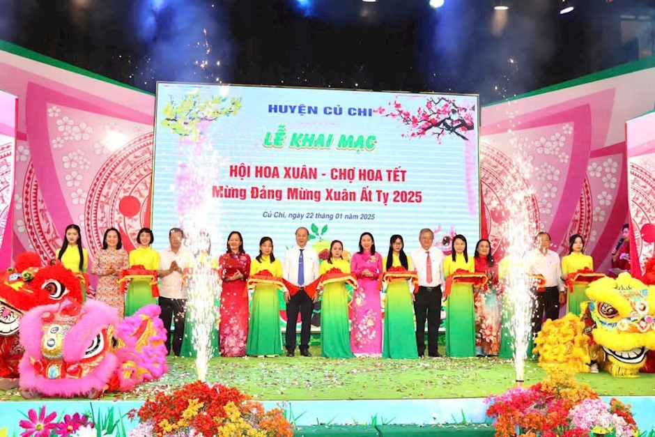 22-01-2025-huyen-cu-chi-khai-mac-hoi-hoa-xuan-cho-hoa-tet-mung-dang-mung-xuan-at-ty-2025-835d5379-details-1737555901.jpg