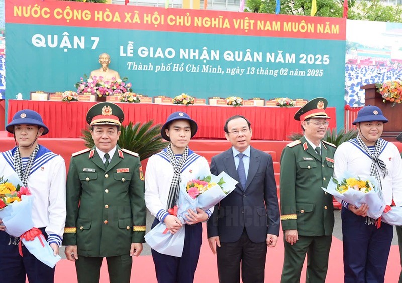 13-02-2025-thanh-nien-tphcm-hang-hai-len-duong-thuc-hien-nghia-vu-thieng-lieng-doi-voi-to-quoc-633e6912-details-1739429346.jpg