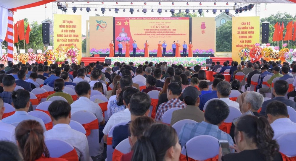 nghi-xuan-nghi-loc-nghe-an-trang-trong-to-chuc-le-ky-niem-70-nam-thanh-lap-don-nhan-huan-chuong-lao-dong-hang-ba-va-cong-bo-quyet-dinh-xa-nong-thon-moi-nang-cao-65adce4d7611c-1741139133.jpg