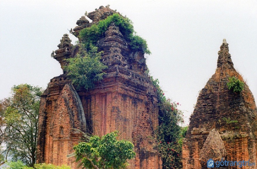 dac-diem-kien-truc-den-thap-champa-cua-viet-nam-5-1751340234.jpg