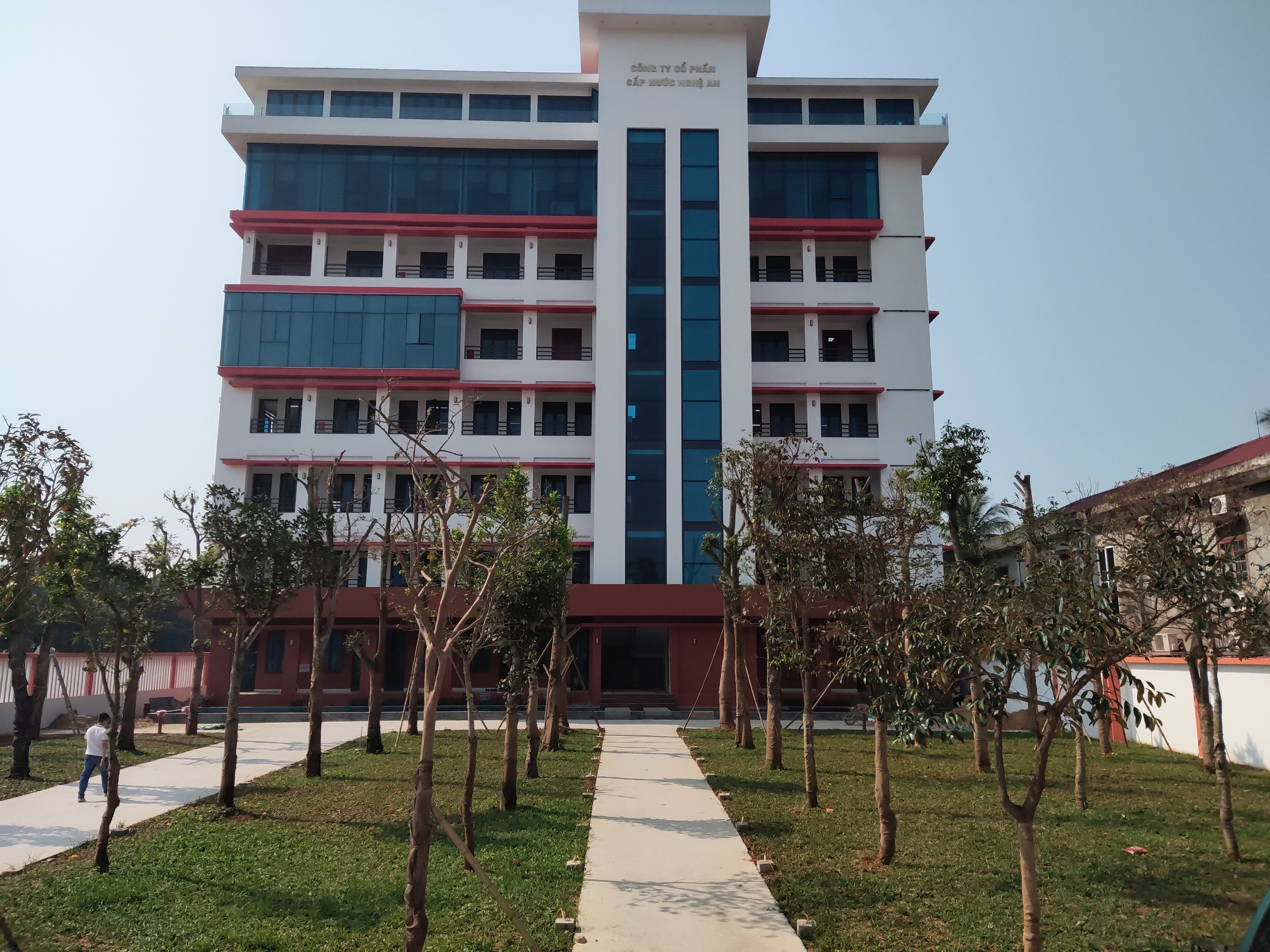 anh-cong-ty-1752401005.jpg