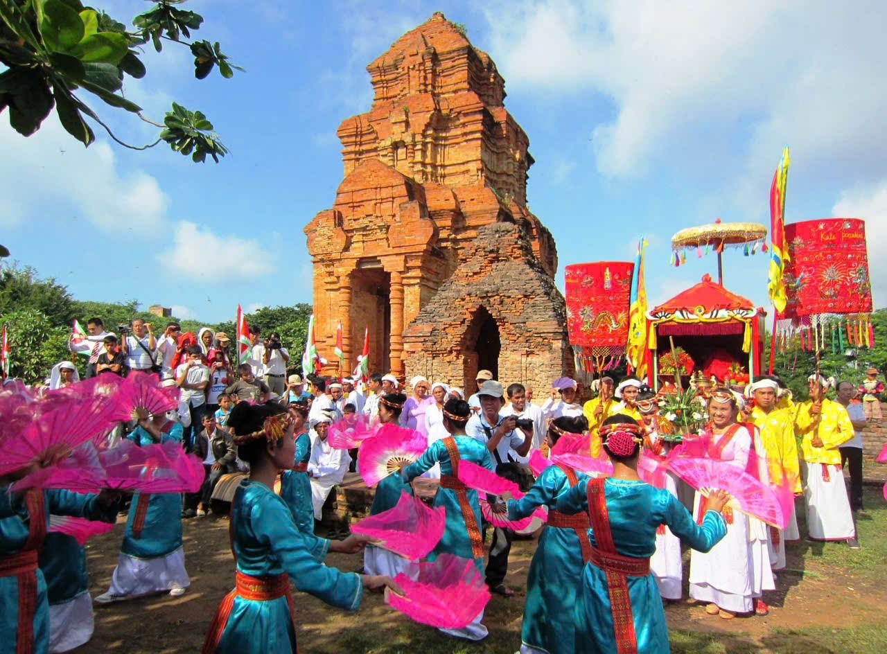 ngay-hoi-1782369847.jpg