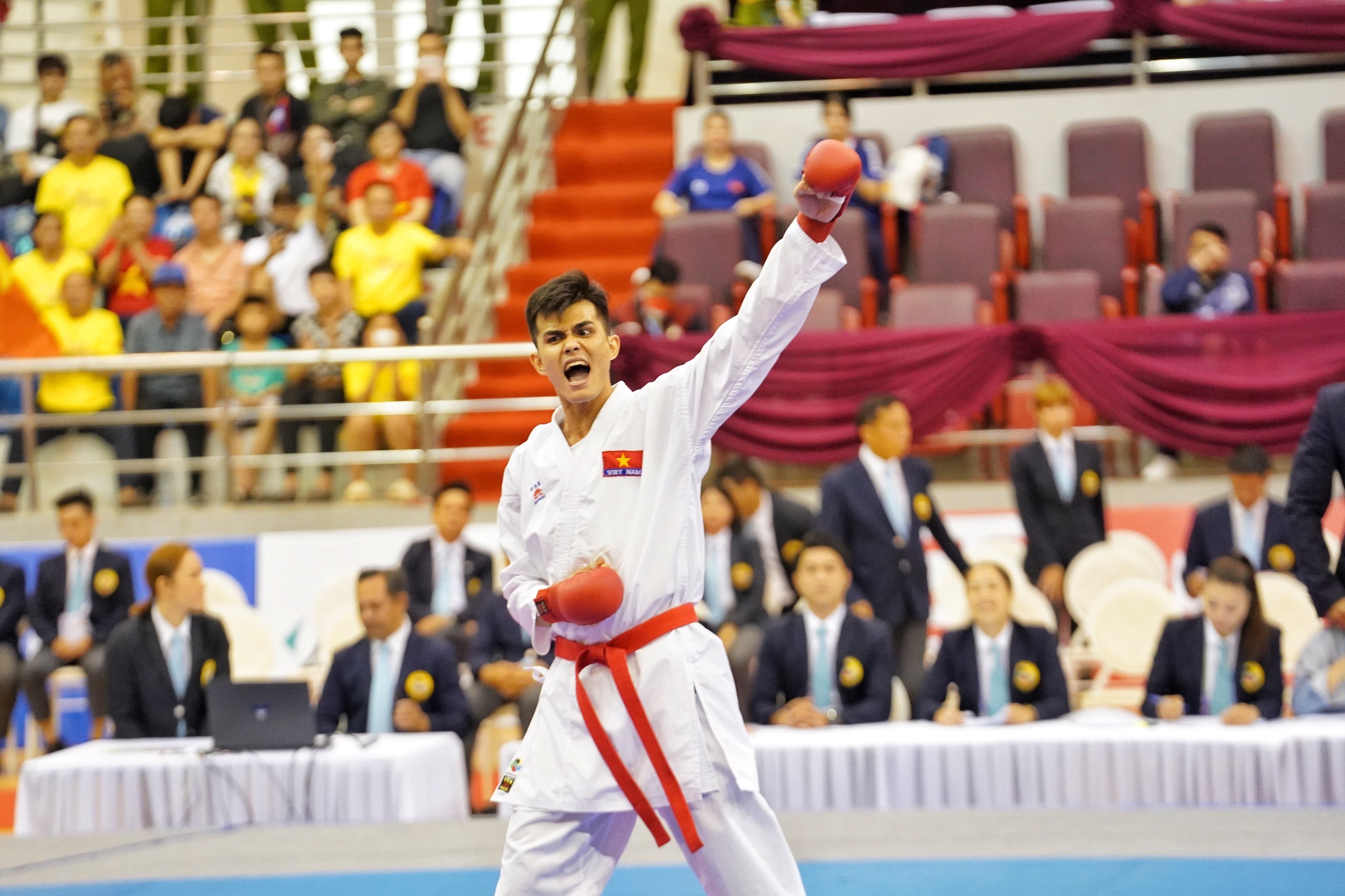 karate-viet-nam-da-khang-dinh-suc-manh-voi-ngoi-vi-so-1-tai-ky-sea-games-31-lan-nay-1653094986.jpg