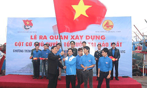 Xây dựng cột cờ chủ quyền trên Đảo Mắt