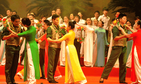 Kon Tum: Cầu truyền hình "Đảng và mùa Xuân"