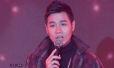  MC Nguyên Khang bị &#39;ném đá&#39; vì hàng loạt sự cố 