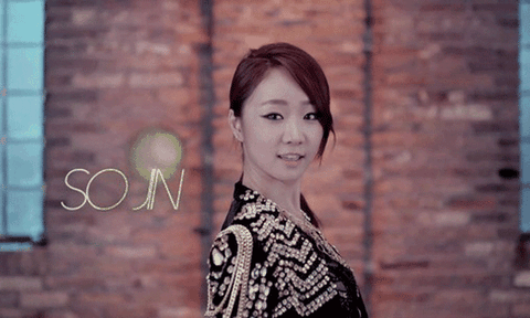 Nữ ca sĩ Hàn Quốc nhảy lầu tự tử 